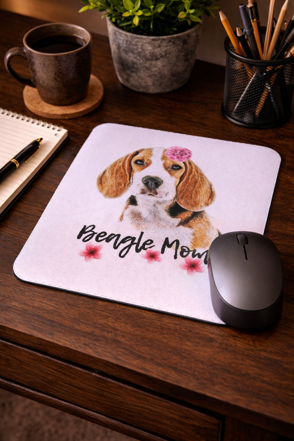 Beagle Mom Mouse Pad