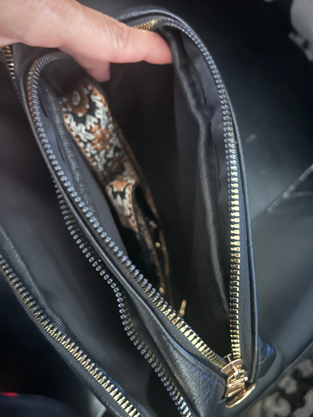 Multi-Pocket Crossbody Bag with Wide Floral Strap – Medium Everyday Shoulder Purse-Multiple color choices